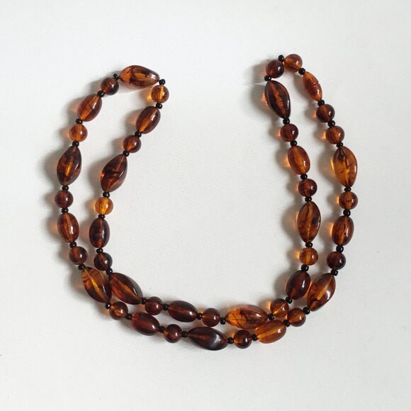 Lucite Faux Amber Swirl Marble Beaded Necklace - Picture 2 of 3